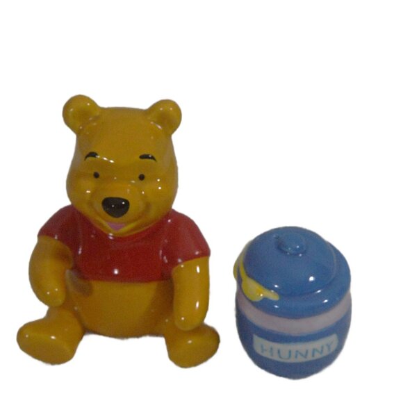 Disney Winnie the Pooh and his Hunny Pot Ceramic Salt and Pepper Shakers - Picture 2 of 5
